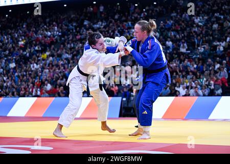 Frauen kämpfen -70 kg Barbara Matic und Margaux Pinot während der Paris Grand Slam 2024 IJF World Judo Tour in der Accor Arena in Paris, Frankreich am 3. Februar 2024. Stockfoto