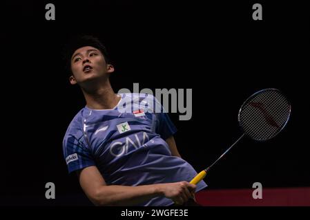 Bangkok, Thailand. Februar 2024. LOH Kean Yew aus Singapur, tritt am 4. Februar 2024 im Nimibutr Sport Building National Stadium in Bangkok, Thailand, im Finale Badminton bei der Princess Sirivannavari Thailand Masters 2024 an. (Foto: Teera Noisakran/Pacific Press) Credit: Pacific Press Media Production Corp./Alamy Live News Stockfoto