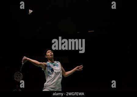 Bangkok, Bangkok, Thailand. Februar 2024. CHOU Tien Chen aus Taiwan tritt 2024 am 4. Februar 2024 im Nimibutr Sport Building National Stadion in Bangkok, Thailand, im Finale Badminton für die Herren an. (Kreditbild: © Teera Noisakran/Pacific Press via ZUMA Press Wire) NUR REDAKTIONELLE VERWENDUNG! Nicht für kommerzielle ZWECKE! Quelle: ZUMA Press, Inc./Alamy Live News Stockfoto