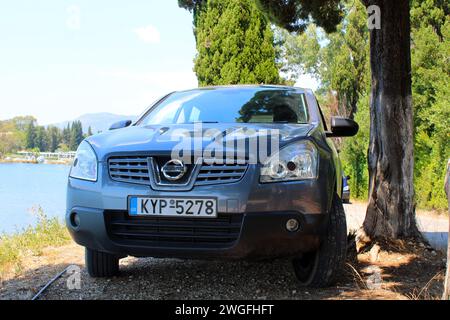Gray Nissan Qashqai J10 in Korfu, Griechenland Stockfoto