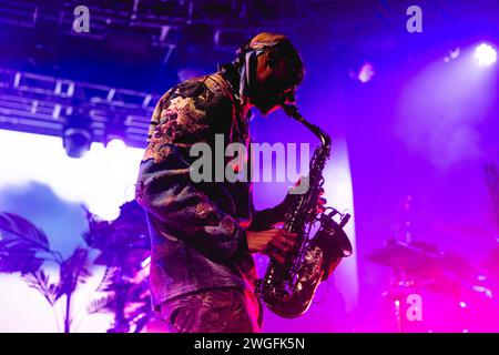 Mailand, Italien. Februar 2024. Micah Davis, bekannt als Masego, tritt live bei Fabrique in Mailand auf. (Foto: Mairo Cinquetti/SOPA Images/SIPA USA) Credit: SIPA USA/Alamy Live News Stockfoto