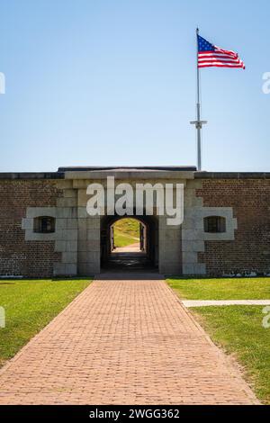 Fort Moultrie, kleine Befestigungsanlagen und Munitionsbunker, die entlang der Küste von Sullivan's Island in South Carolina, USA, verlaufen Stockfoto