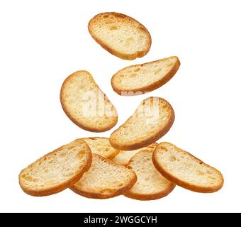Fallende Bruschetta-Cracker, Brotcroutons isoliert auf weißem Hintergrund Stockfoto
