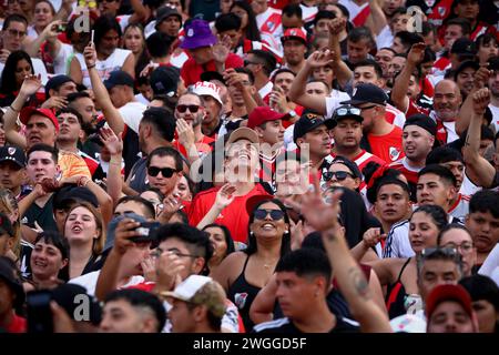 Buenos Aires, Argentinien. Februar 2024. River Plate Fans wurden während des Spiels zwischen River Plate und Velez im Rahmen von Fecha 3 - Copa de la Liga Argentina de Futbol 2024 im Estadio Monumental gesehen. (Endnote: River Plate 5 - 0 Velez) Credit: SOPA Images Limited/Alamy Live News Stockfoto