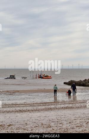 RNLI Clacton on Sea kehrt von Trainingsmanövern zurück. Stockfoto