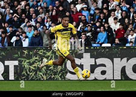 Michael Folorunsho von Hellas Verona im Spiel der Serie A TIM zwischen dem SSC Napoli und Hellas Verona im Diego Armando Maradona Stadium in N Stockfoto