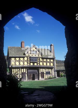 Großbritannien, Shropshire, Stokesay Castle, ein befestigtes Herrenhaus aus dem 13. Jahrhundert, das heute vom English Heritage verwaltet wird, ist das Torhaus aus dem 17. Jahrhundert. Stockfoto