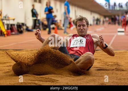 München, Deutschland. Februar 2024. Sebastian Spinnler (LG Seligenstadt); Süddeutsche Hallenmeisterschaften Aktive und Jugend U18 in der Werner-von-Linde-Halle in München am 04.02.2024, (Bayern). Quelle: dpa/Alamy Live News Stockfoto