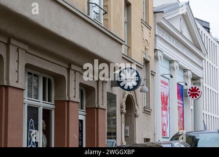 PRODUKTION - 31. Januar 2024, Sachsen-Anhalt, Halle (Saale): Blick auf das Marionettentheater in Halle/Saale. Das Marionettentheater feiert dieses Jahr sein 70-jähriges Bestehen. Aus diesem Anlass findet im Juni ein Marionettentheater-Festival in der Stadt an der Saale statt. Unter anderem wird ein 18 Meter großer Gulliver auftreten. Foto: Hendrik Schmidt/dpa Stockfoto