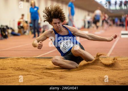 München, Deutschland. Februar 2024. Joshua Bozic (TV Weilstetten); Sueddeutsche Hallenmeisterschaften Aktive und Jugend U18 in der Werner-von-Linde-Halle in München am 04.02.2024, (Bayern). Quelle: dpa/Alamy Live News Stockfoto