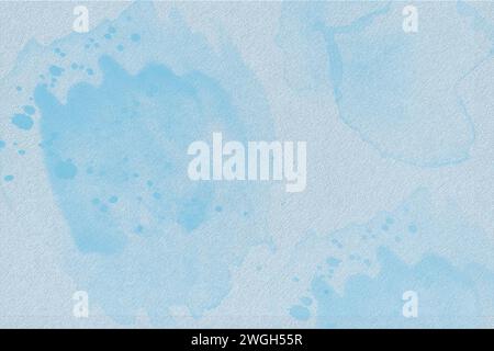 Weicher, hellblauer abstrakter Hintergrund mit strukturierten Pinselstrichen, ideal für Design und kreative Nutzung. Stockfoto