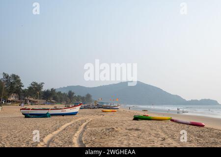 Agonda, Goa, Indien, Boote am Sandstrand von Agonda, nur Redaktion. Stockfoto