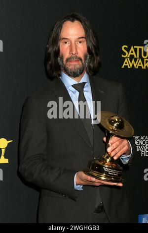 Burbank, USA. Februar 2024. LOS ANGELES - 4. Februar: Keanu Reeves bei den Saturn Awards 2024 im Burbank Convention Center am 4. Februar 2024 in Burbank, KALIFORNIEN (Foto: Katrina Jordan/SIPA USA) Credit: SIPA USA/Alamy Live News Stockfoto