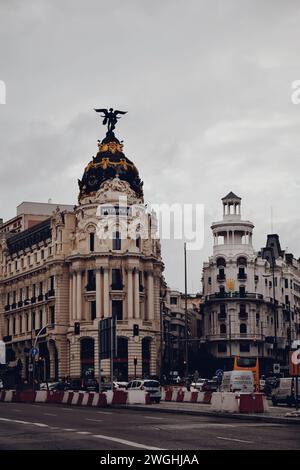 Gebäude auf der Gran Via von Madrid in Spanien am 23. September 2021 Stockfoto