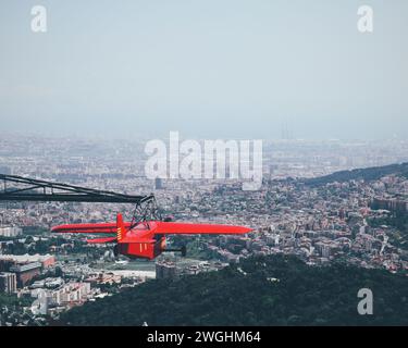 Panoramablick auf Barcelona vom Vergnügungspark Tibidabo in Katalonien, Spanien, am 19. September 2023 Stockfoto