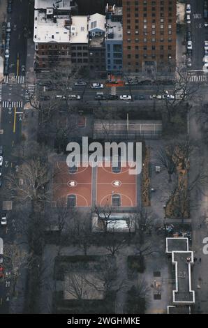 Basketballfeld in Manhattan aus der Luft in New York City in den USA am 20. Februar 2020 Stockfoto