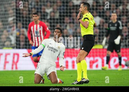 Madrid, Spanien. Februar 2024. Jude Bellingham von Real Madrid spielte am 4. Februar 2024 im Santiago Bernabeu Stadion in Madrid, Spanien, während des Liga-Spiels zwischen Real Madrid und Altetico de Madrid. (Foto: Bagu Blanco/PRESSINPHOTO) Credit: PRESSINPHOTO SPORTS AGENCY/Alamy Live News Stockfoto