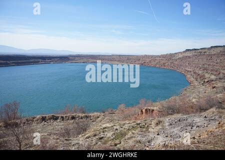 Bild einer verlassenen, überfluteten Mine Stockfoto