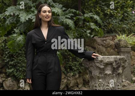 Rom, Italien. Februar 2024. Lily James während des Fotoaufrufs des Films „Finalmente l’Alba“, 5. Februar 2024, im Garten des Hotels The Russie, Rom Italien Credit: Live Media Publishing Group/Alamy Live News Stockfoto