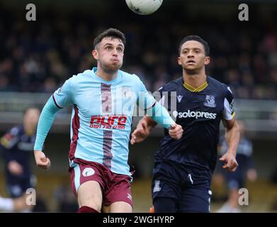 SOUTHEND (ENGLAND): Connor McBride aus Gateshead und Nathan Ralph aus Southend, die sich während des Nationalliga-Spiels zwischen Southend United aga zusammenfanden Stockfoto