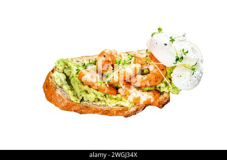 Toast mit Garnelen, Garnelen, Avocado und pochiertem Ei. Isoliert auf weißem Hintergrund. Draufsicht Stockfoto