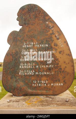 Ein Denkmal für die Männer, die während des Zweiten Weltkriegs beim Bau der Churchill Barrieren auf Orkney starben Stockfoto