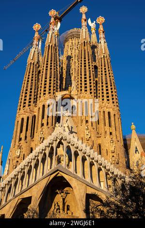 Die Passionsfassade der berühmten Sagrada Familia in Barcelona Stockfoto