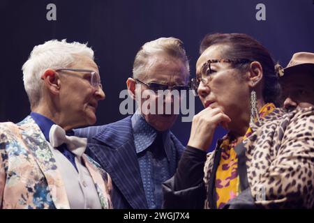 Paris, Frankreich. Februar 2024. Jury, Kari Barba, Mark Mahoney und Junko Shimada für das beste große Tattoo während des TATTOO PLANETARIUMS. Stockfoto