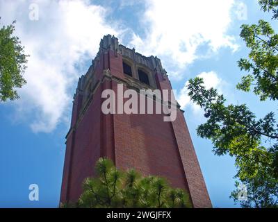 Gainesville, Florida, USA - 19. Mai 2015: Der Century Tower in der University of Gainesville. Stockfoto