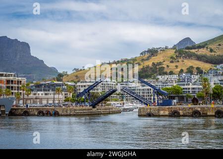 Victoria & Alfred Waterfront Bascule Bridge, Eröffnung in Kapstadt, Südafrika Stockfoto