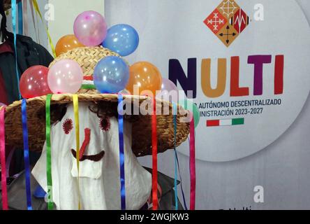 CUENCA-LANZAMIENTO CARNAVAL DE LOS RUCOS NULTI. Cuenca,Ecuador 5 de febrero de 2024 Este sabado 10 de febrero en la parroquia de Nulti en Cuenca , se llevara a cabo el Carnaval de los Rucos, que cada ano se realiza con,comparsas, dulce y el tradicional MotePata, esto y mas. El presidente del GAD Sebastkian Auquilla invito a las fiestas de carnaval en Nulti el dia de hoy. foto Boris Romoleroux/API. ACE-CUENCA-LANZAMIENTOCARNAVALDELOSRUCOSNULTI.-b87897d870ad514833b563f38b724a66 *** CUENCA STARTET KARNEVAL DER RUCOS NULTI Cuenca, Ecuador 5. Februar 2024 diesen Samstag, 10. Februar in der Pfarrei Stockfoto