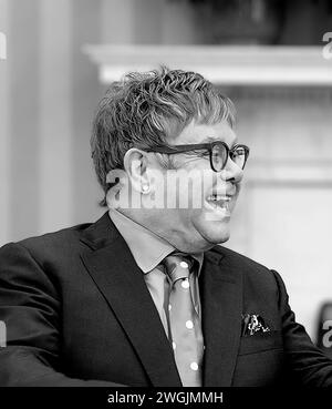 Elton John. Porträt des englischen Sängers und Musikers Reginald Kenneth Dwight (* 1947) im Weißen Haus 2015 Stockfoto