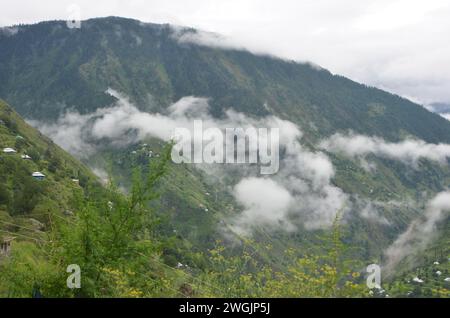 Mondsonnzeit, Nebelwetter in Kaghan Stockfoto