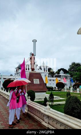 Tripura Government Museum oder Tripura State Museum, ist ein multikulturelles Museum mit Schwerpunkt auf Kunst und Handwerk des Bundesstaates Tripura, das 2013 im Ujjayanta Palace gegründet wurde. Das Museum beherbergt eine seltene und exklusive Sammlung archäologischer Gegenstände: Skulpturen, Terrakotta, Bronzebilder, Münzen des Königreichs Tripuri, Gemälde und andere historische Gegenstände, die von den anderen historischen Orten Tripura.Tripura.Indien ausgegraben wurden. Stockfoto