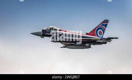 Fairford, Großbritannien - 14. Juli 2022: Eurofighter Typhoon im Flug Stockfoto