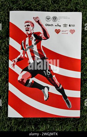 Das Hauptcover des Spieltags während des Premier League-Spiels Brentford gegen Manchester City im Gtech Community Stadium, London, Großbritannien, 5. Februar 2024 (Foto: Cody Froggatt/News Images) Stockfoto