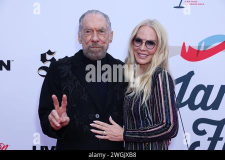 John Paul DeJoria und Eloise DeJoria nehmen am 4. Februar 2024 an der Jam for Janie GRAMMY Awards Viewing Party Teil, die von Live Nation im Hollywood Palladium in Los Angeles, Kalifornien, veranstaltet wurde. Foto: Crash/imageSPACE Stockfoto