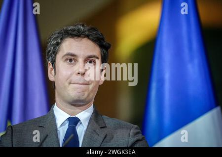 Berlin, Deutschland. Februar 2024. Der französische Premierminister Gabriel Attal hält eine Pressekonferenz im Bundeskanzleramt. Quelle: Kay Nietfeld/dpa/Alamy Live News Stockfoto