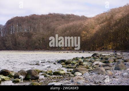 Ostseebad Binz auf Rügen im Winter mit steinigem Strand *** Ostseebad Binz auf Rügen im Winter mit Steinstrand Stockfoto