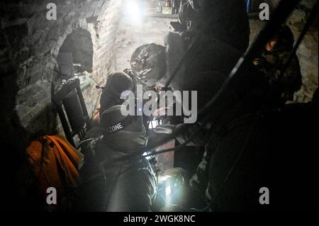 Nicht exklusiv: REGION ZAPORIZHZHIA, UKRAINE - 27. JANUAR 2024 - Mitglieder einer Polizeieinheit von FPV-Piloten werden bei der Arbeit gesehen, Region Zaporizhzhia, Süden Stockfoto