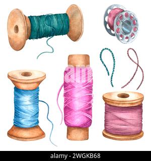 Aquarellset von Gewindespulen auf einem isolierten Hintergrund. Blaue, rosa, grüne Seidenfäden. Handzeichnung Illustration eines Schneiderwerkzeugs. Stockfoto