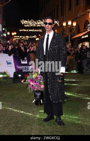 Sanremo, Italien. Februar 2024. Sanremo, 74. Italienisches Song Festival - Grüner Teppich - auf dem Foto: Ghali Credit: Unabhängige Fotoagentur/Alamy Live News Stockfoto