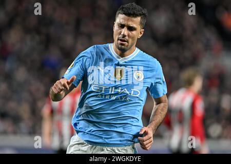 London, Großbritannien. Februar 2024. Rodri von Manchester City während des Premier League-Spiels Brentford gegen Manchester City im Gtech Community Stadium, London, Vereinigtes Königreich, 5. Februar 2024 (Foto: Cody Froggatt/News Images) in London, Vereinigtes Königreich am 5. Februar 2024. (Foto: Cody Froggatt/News Images/SIPA USA) Credit: SIPA USA/Alamy Live News Stockfoto