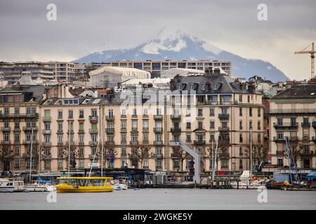 Genf Stadt in der Schweiz Genfersee (oder Lac Léman) vertäute Boote Stockfoto