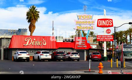 Las Vegas, Nevada: Dino's Lounge, historischer Ort ist bekannt als Partyort zum Singen und Karaoke, gelegen am 1516 S Las Vegas Blvd, Las Vegas, NV Stockfoto