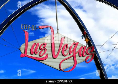 Las Vegas, Nevada: Schild Las Vegas Boulevard Gateway Arches in der Innenstadt von Las Vegas Stockfoto