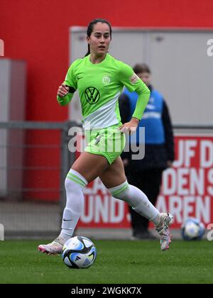 LEVERKUSEN - Joelle Wedemeyer vom VFL Wolfsburg während des Bundesliga-Faltspiels zwischen Bayer 04 Leverkusen und VFL Wolfsburg im Ulrich Haberland Stadium am 4. Februar 2024 in Leverkusen. ANP | Hollandse Hoogte | GERRIT VAN COLOGNE Stockfoto