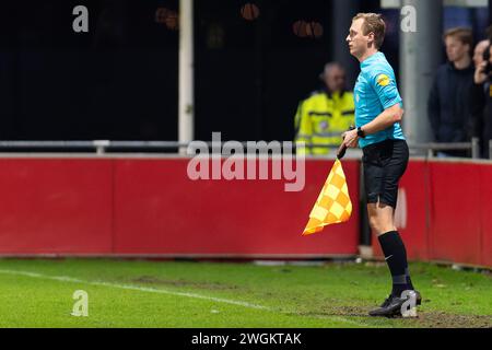 Utrecht, Niederlande. Februar 2024. UTRECHT, NIEDERLANDE - 5. FEBRUAR: Schiedsrichter Michael rasch beim niederländischen Keuken Kampioen Divisie Spiel zwischen Jong FC Utrecht und Jong Ajax im Sportkomplex Zoudenbalch am 5. Februar 2024 in Utrecht, Niederlande. (Foto von Joris Verwijst/Orange Pictures) Credit: Orange Pics BV/Alamy Live News Stockfoto