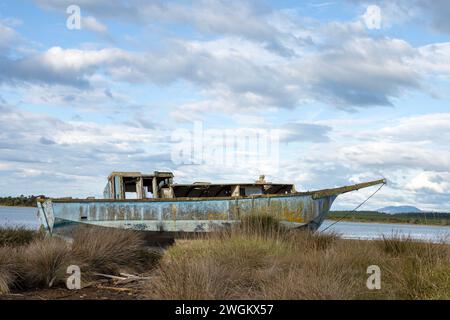 Blaues Holzboot Stockfoto