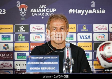 Doha, Katar. Februar 2024. (KOR) Fußball/Fußball : Korea-Cheftrainer Jurgen Klinsmann bei der Pressekonferenz des AFC Asian Cup Qatar 2023 im Main Media Center in Doha, Katar. Quelle: Mutsu Kawamori/AFLO/Alamy Live News Stockfoto